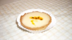 Mini tortinha de mousse de maracujá