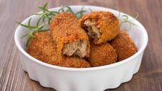 Crocante de carne louca com geleia de pimenta