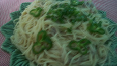 Espaguete espinhoso a dois queijos