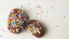 Ovo de páscoa arco-íris