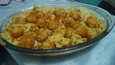 Macarrão com almôndegas de frango