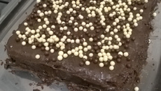 Torta de chocolate recheada