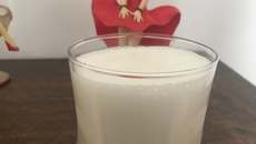 Suco de abacaxi com leite de coco