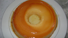 Pudim de leite condensado com pão amannhecido