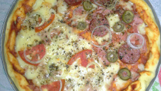 Massa de pizza fácil e saborosa