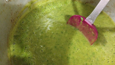 Caldo verde com couve batida