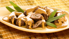 Filézinhos com molho de vinho