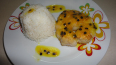 Peixe ao molho de maracujá