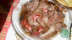 Carne recheada ao molho madeira