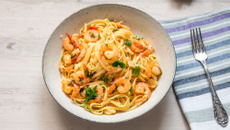 Espaguete com polvo e camarão