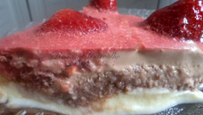 Pavê de chocolate e morangos