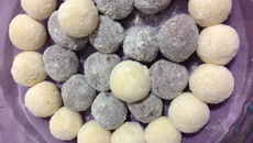 Beijinho de leite ninho e de chocolate