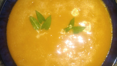 Molho manjericão para carnes superfácil