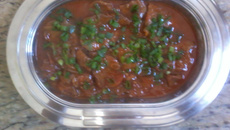 Língua de vaca ao molho vermelho