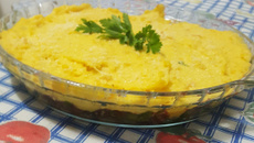 Escondidinho de carne seca com mandioquinha