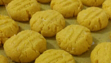 Biscoito de fubá com coco