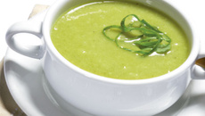 Sopa de couve com batata-doce