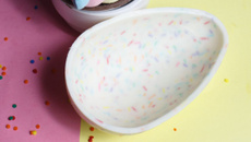 Ovo de Páscoa branco crocante da Tais