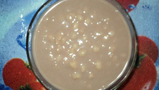 Canjica com calda de chocolate