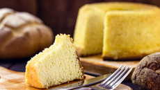 Bolo de fubá com iogurte