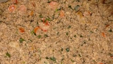 Farofa de sardinha em lata com alho e pimenta