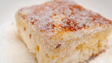 Bolo de coco molhadinho