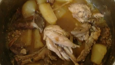 Ensopado de frango com mandioca