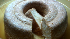 Bolo de queijo com gergelim