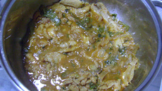 Peixe ao molho de camarão