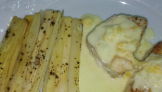 Atum com queijo de cabra e damasco