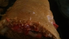 Pão com massa de tomate fresco