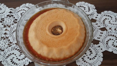 Pudim gelado de leite de coco