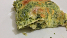 Lasanha dois queijos ao molho de espinafre