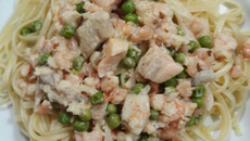 Massa com camarão e salmão