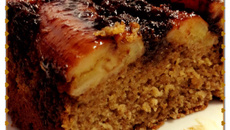 Bolo integral de banana caramelizada