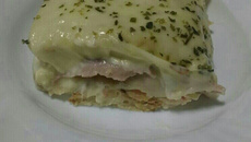 Bauru de forno com hambúrguer