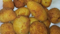 Bolinho de macaxeira com charque - receita nordestina
