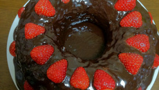 Bolo de chocolate cremoso