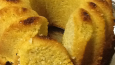 Bolo de fubá e iogurte