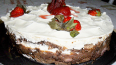 Torta de chocolate e morango