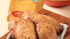 Cocadas de forno com amendoim