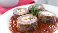 Rocambole de carne recheado