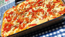 Macarrão com requeijão e peito de peru