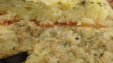 Quiche de tapioca com alho e queijo