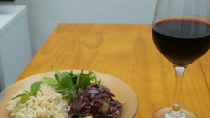 Contra-filé ao molho de vinho tinto