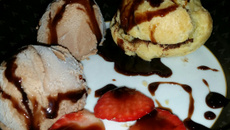 Profiteroles com sorvete
