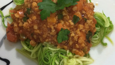 Macarrão diferente feito de abobrinha italiana