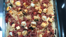 Espaguete com Tomatinho Uva e Salaminho