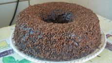 Bolo de chocolate com cobertura