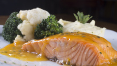 Salmão com molho de maracujá